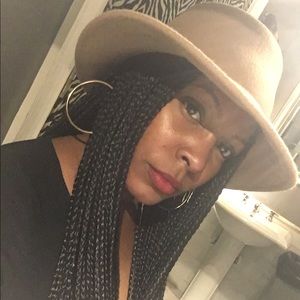 Meet your Posher, Fallon